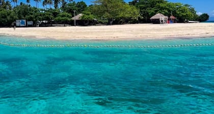 Luxury 4-bedroom house with WiFi, AC ,pool, KARAOKE, in Camotes Island Cebu.