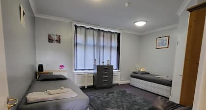 Silver Road Deluxe Retreat in Norwich