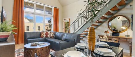 Kondominium, Beberapa Tempat Tidur, balkon (408 Mason Court #228) | Area keluarga | Televisi layar datar 55-inci dengan saluran TV digital