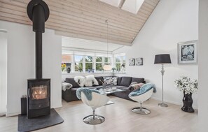 Interior - Awesome home in Hirtshals with sauna (Hirtshals)