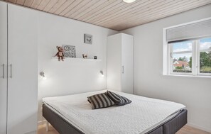 3 chambres, fer et planche à repasser, lit parapluie, Wi-Fi gratuit