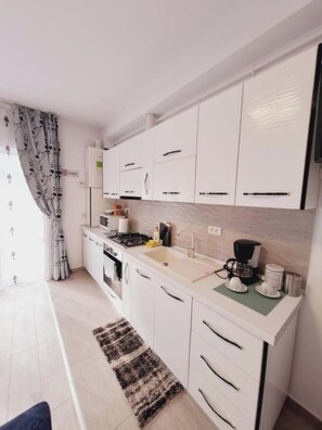 Microwave - Mirvana Apartments Allure Studio (Timisoara)