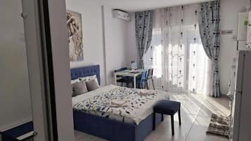 1 habitación, wifi y ropa de cama