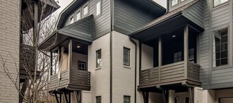 The Dahlia - Walkable to 12 South