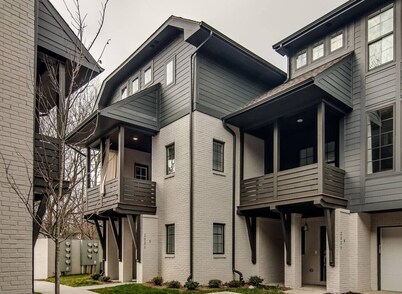 The Dahlia - Walkable to 12 South