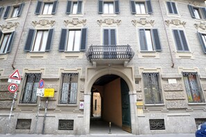 Exterior detail - Lanzone Apartment Travel Inside (Milano)
