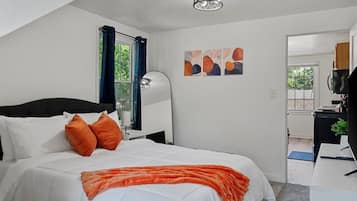 2 bedrooms, desk, iron/ironing board, free WiFi