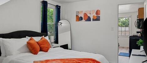 2 bedrooms, desk, iron/ironing board, free WiFi