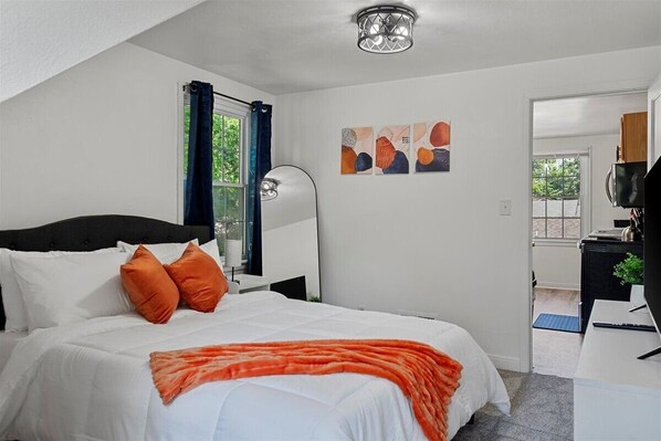 2 bedrooms, desk, iron/ironing board, free WiFi