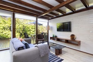 TV - Home2Book Modern Cottage Strelitzia, Peace Retreat (La Orotava)