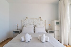 1 habitación, tabla de planchar con plancha, wifi y ropa de cama