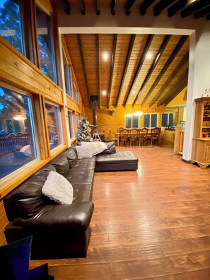 Smart TV, fireplace, video games