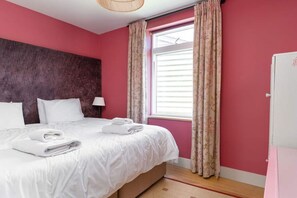 Ferienhaus | 4 Schlafzimmer, kostenloses WLAN, Bettwäsche