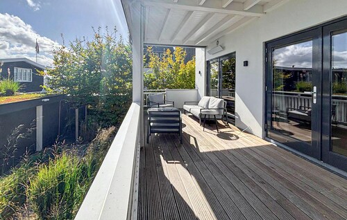 Beautiful home in Loosdrecht with WiFi