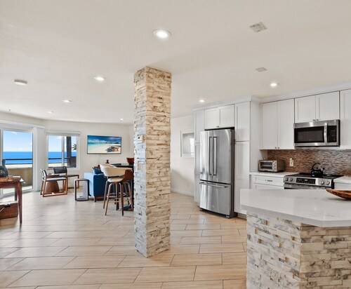 Newly Renovated Beach Condo with Ocean Views!