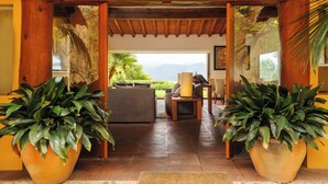 Interior entrance - Cumbre Serena (Valle de Bravo)