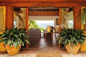 Interior entrance - Cumbre Serena (Valle de Bravo)