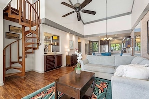 Smart TV, books - Ocean View Golf Couse Villa (Kailua-Kona)