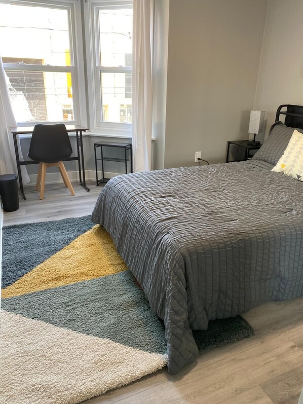 2 habitaciones, tabla de planchar con plancha y wifi gratis 