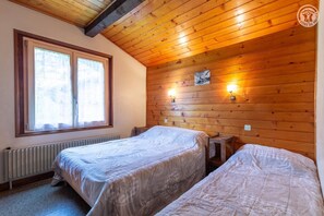 2 Schlafzimmer, Bügeleisen/Bügelbrett, Reisekinderbett, kostenloses WLAN