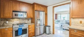 Bright & Cozy House Centennial/ Littleton 3 Bed/ 3 Bath
