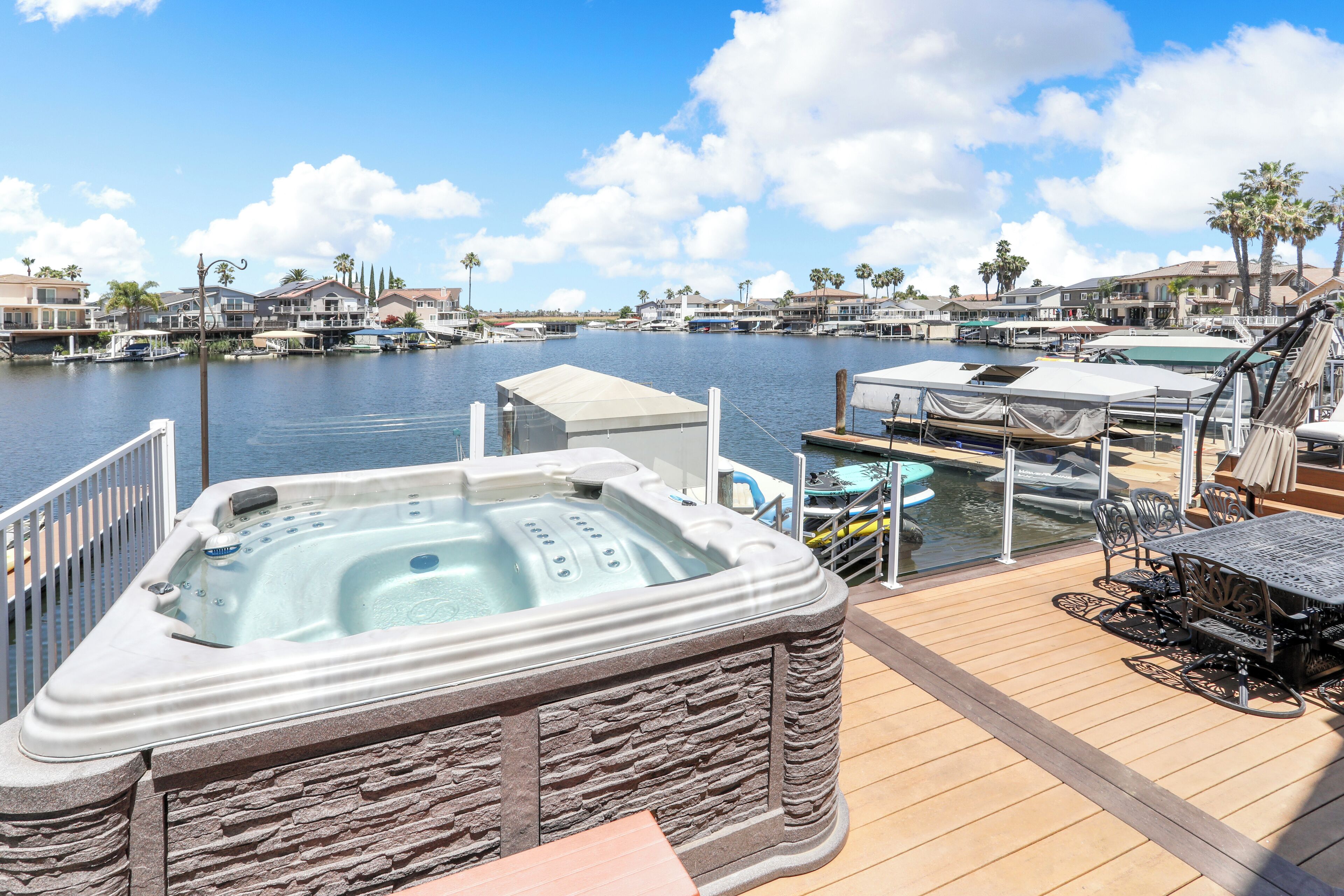 Bañera de hidromasaje exterior