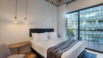 Caja de seguridad en la habitación, wifi gratis y ropa de cama