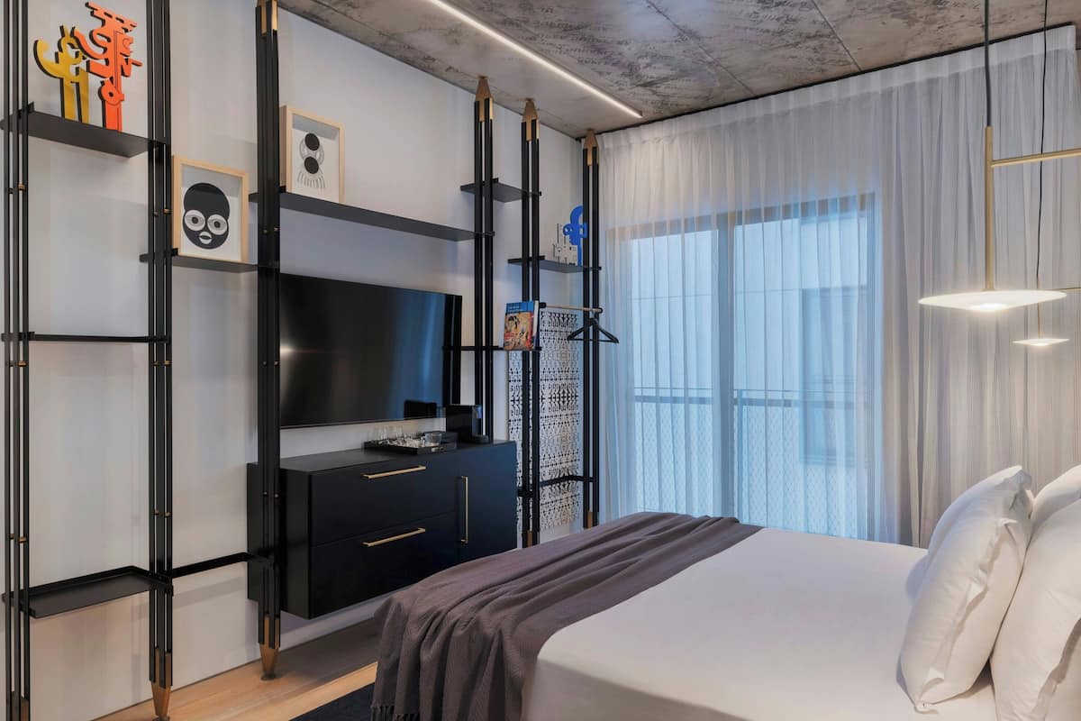 Caja de seguridad en la habitación, wifi gratis y ropa de cama