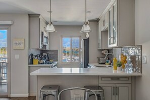 Fridge, microwave, oven, stovetop - Oceanside Harbor Views + Steps from Top Rated Harbor Beach (Oceanside)