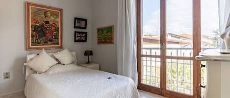 2 habitaciones, tabla de planchar con plancha y wifi