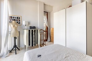 2 slaapkamers, een strijkplank/strijkijzer, wifi