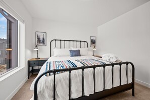 3 bedrooms, iron/ironing board, travel crib, free WiFi