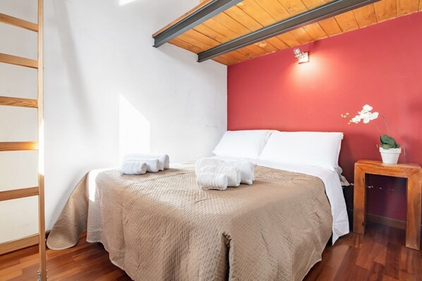 2 chambres, fer et planche à repasser, Wi-Fi, draps fournis