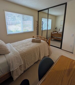 4 Schlafzimmer, Schreibtisch, Bügeleisen/Bügelbrett, WLAN