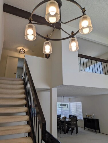 Serene & Sunlit Cozy Retreat