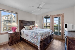 5 bedrooms, iron/ironing board, free WiFi, bed sheets - Hot Tub, Dogs Welcome, Ocean Views, Easy Walk To The Beach! (Rodanthe)