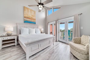 2 slaapkamers, een strijkplank/strijkijzer, gratis wifi, beddengoed