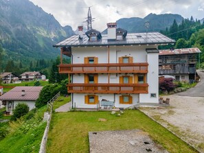 Esterni