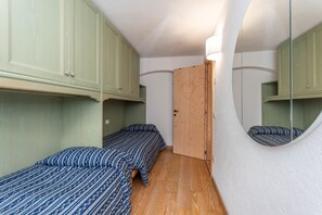 2 quartos, Wi-Fi de cortesia, roupa de cama