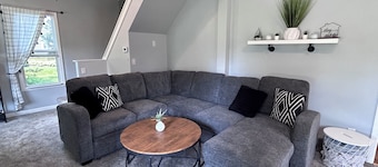 Charming 3-bedroom Cottage with AC, WiFi in lovely Eureka