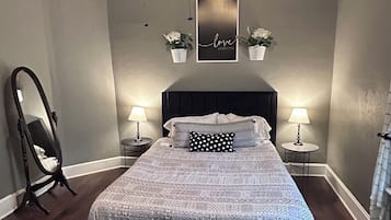 3 bedrooms, iron/ironing board, free WiFi, bed sheets
