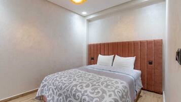 2 slaapkamers, een kluis op de kamer, een bureau