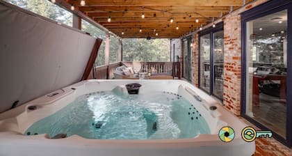 Bluebird Chalet - Swiss-style luxury w/hot tub