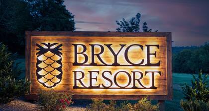 Bluebird Chalet - Swiss-style luxury w/hot tub