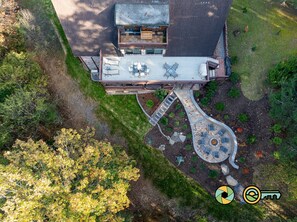 Exterior - Bluebird Chalet - Swiss-style luxury w/hot tub (Mount Jackson)