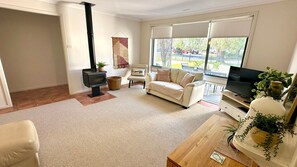 Smart TV - Zennor House - Busselton (Busselton)