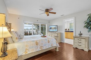 4 slaapkamers, een strijkplank/strijkijzer, gratis wifi, beddengoed