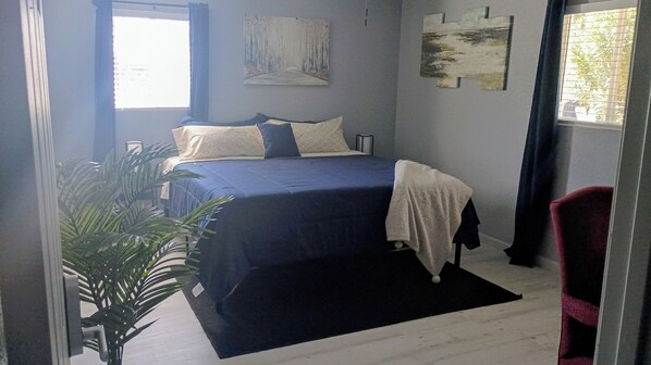 1 chambre, bureau, fer et planche à repasser, accès au Wi-Fi (inclus)