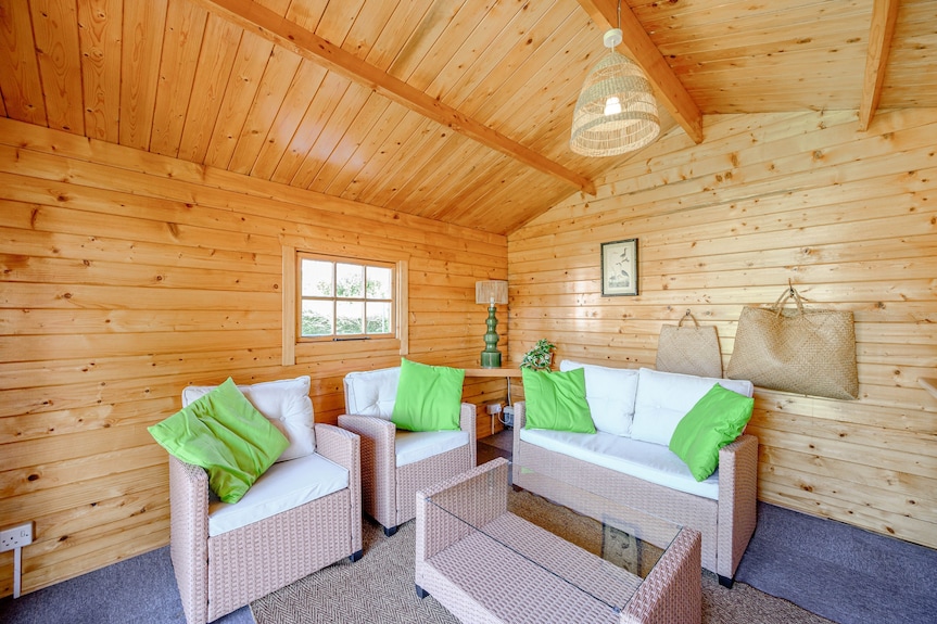 Anthony House - A House That Sleeps 6 Guests In 3 Bedrooms - Kippford