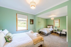 3 habitaciones, cuna de viaje, wifi y ropa de cama 